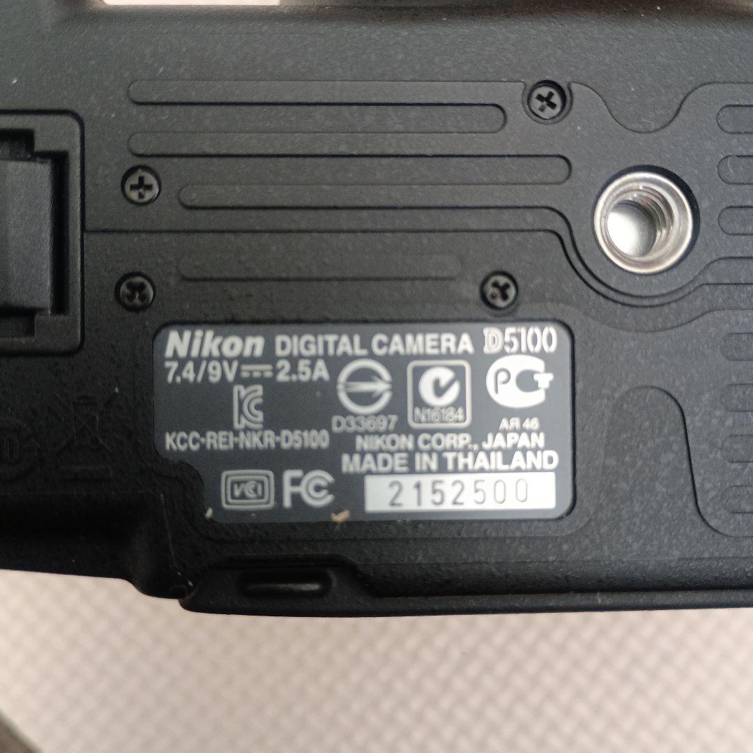 Nikon D5100 デジタル一眼レフカメラ純正レンズ、チャージャー付