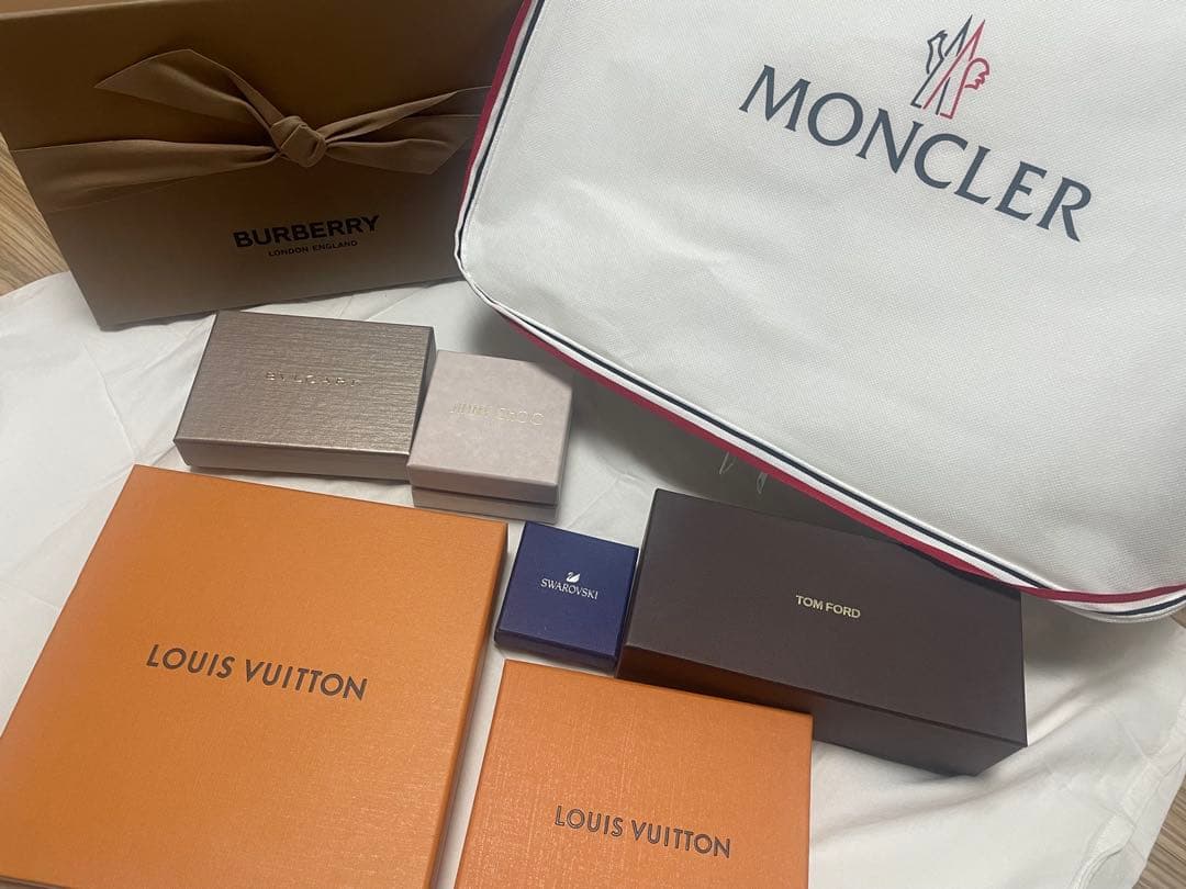LOUIS VUITTON 等　ギフトボックス&ショッパーセット