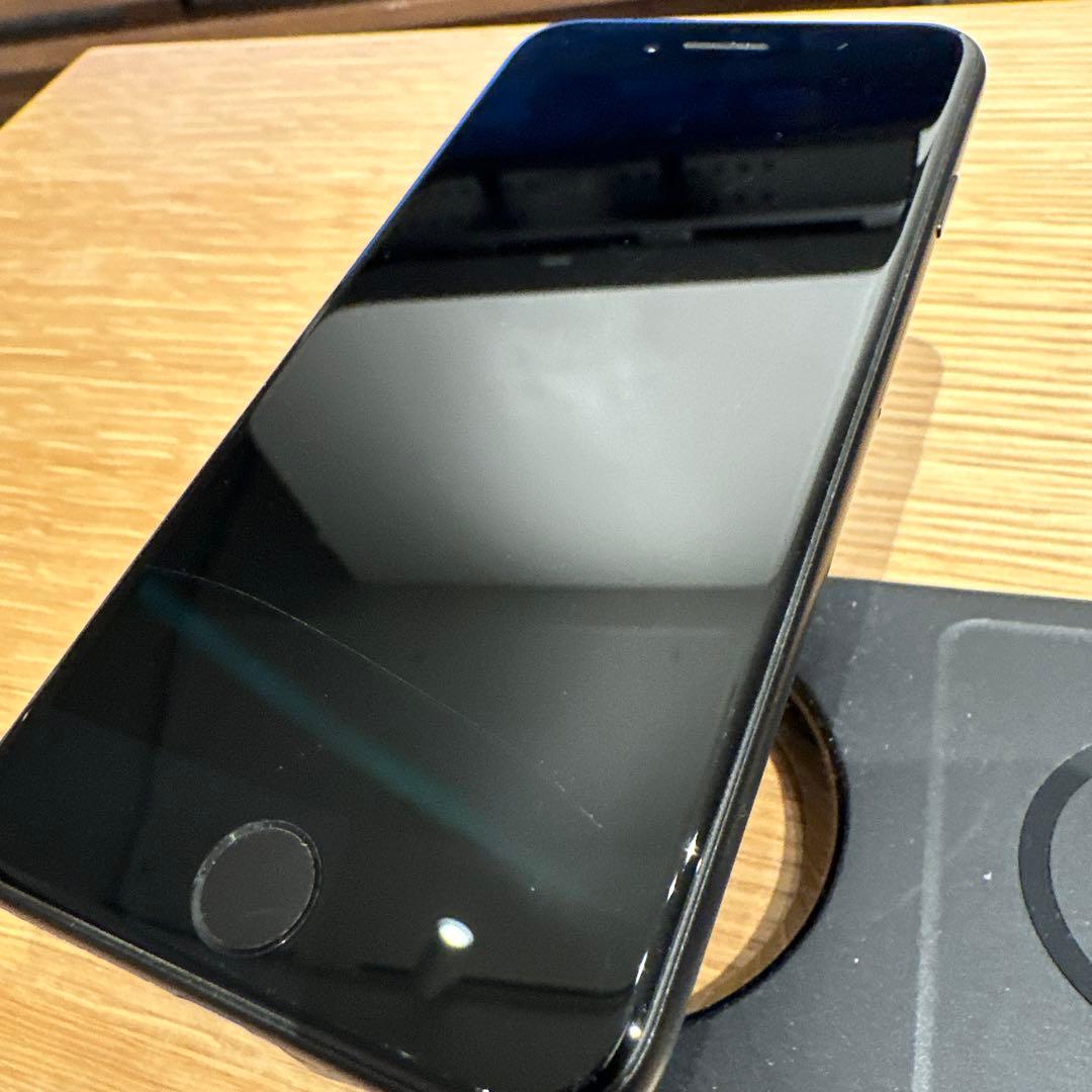 Apple iPhone se２ブラック 本体