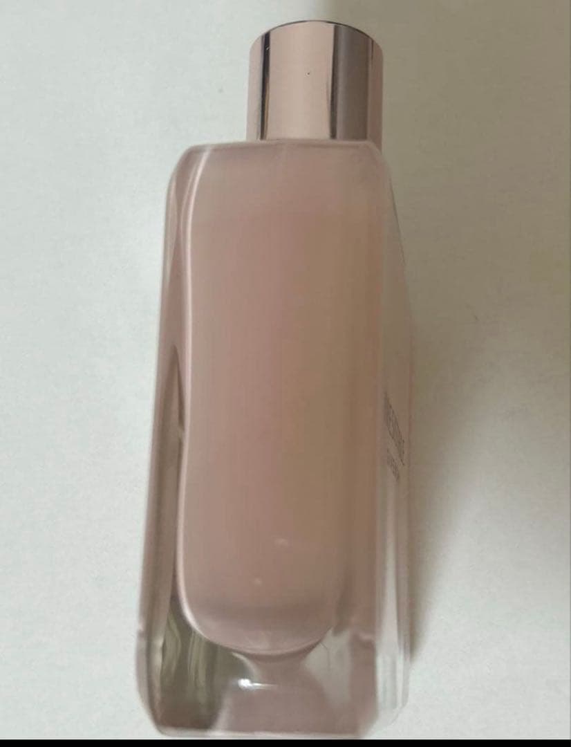 ジバンシィ　イレジスティブル オーデパルファム ローズ ベルベット香水　80ml