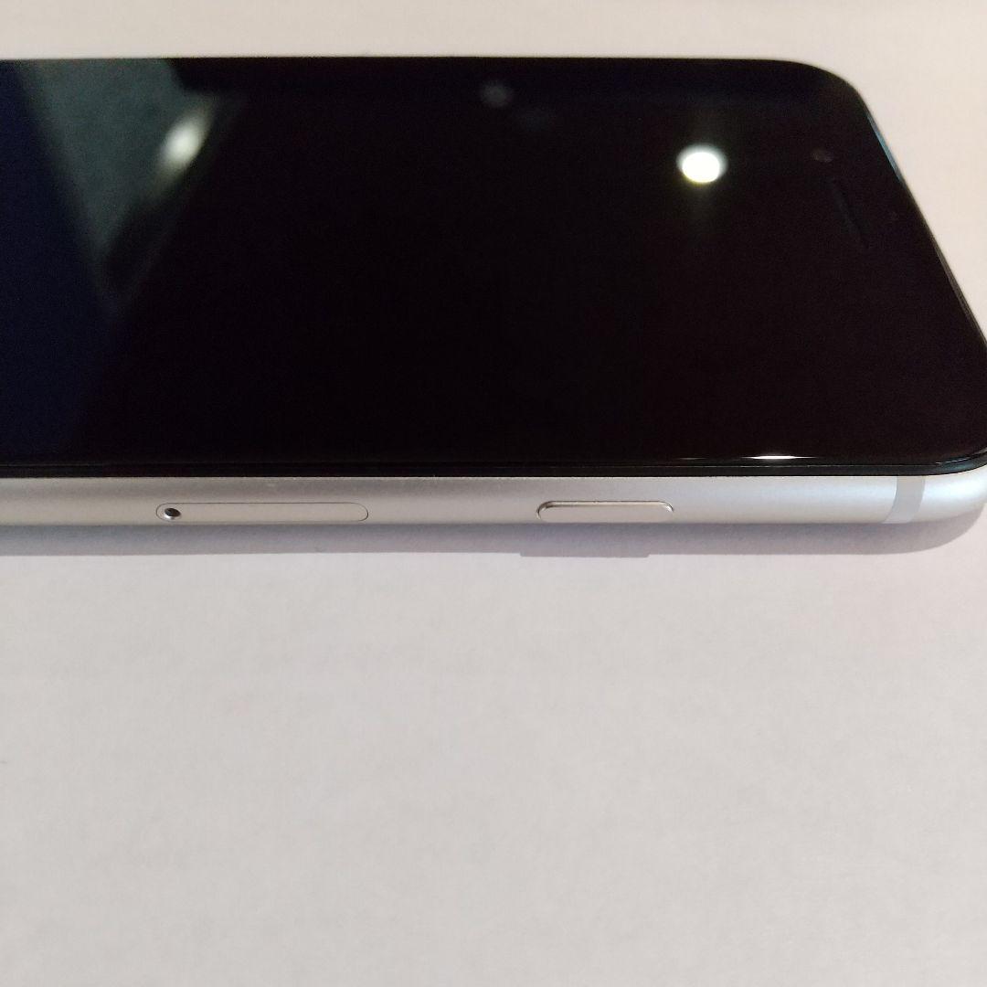 iPhone SE3 64Gb SIMフリー スターライト　白色　506121
