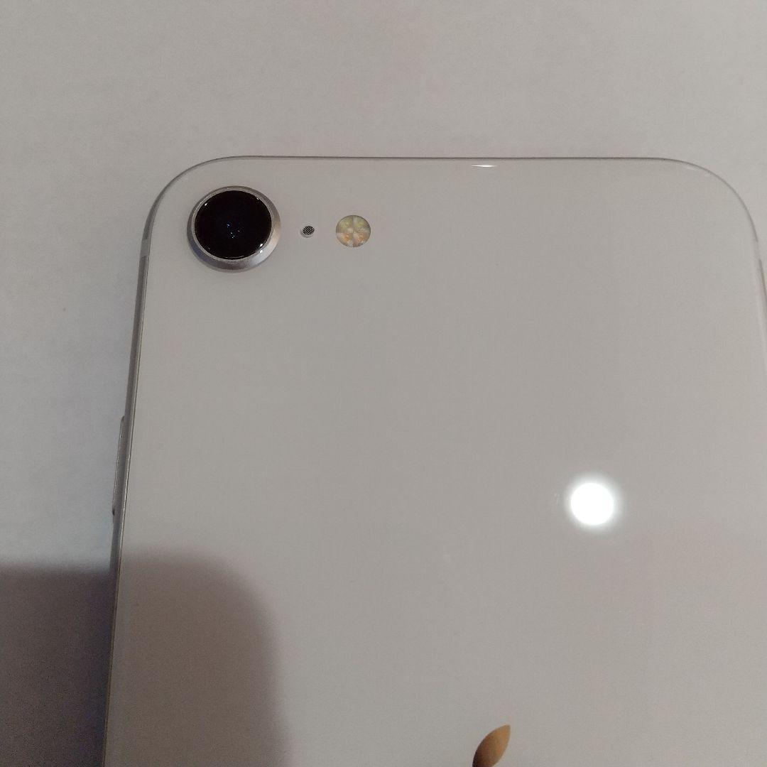 iPhone SE3 64Gb SIMフリー スターライト　白色　506121
