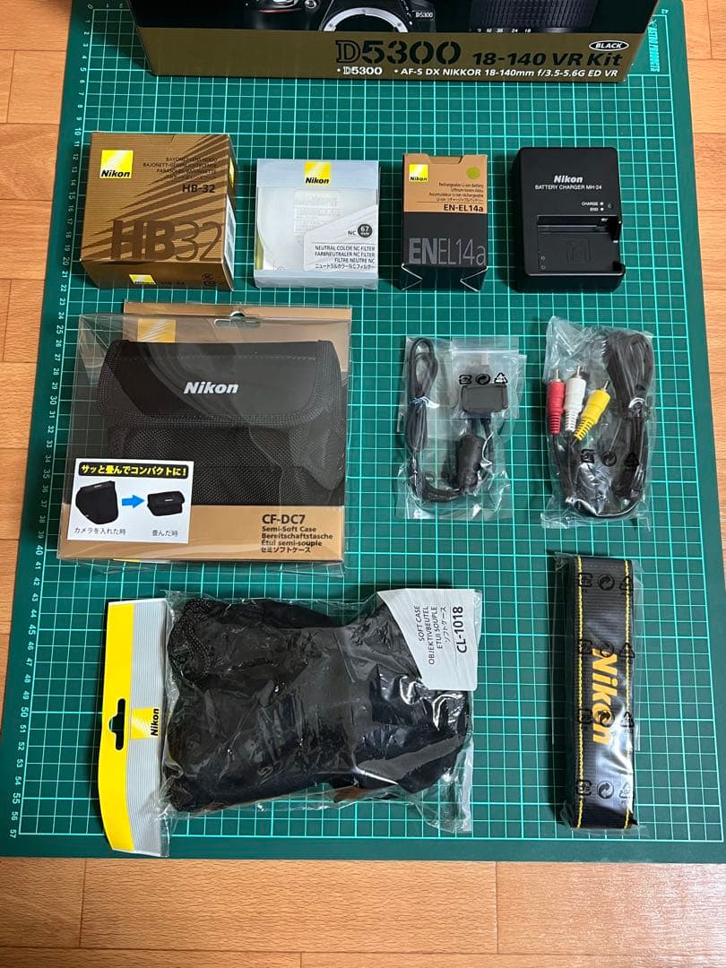 Nikon D5300 18-140 VR Kit オプション多数付属
