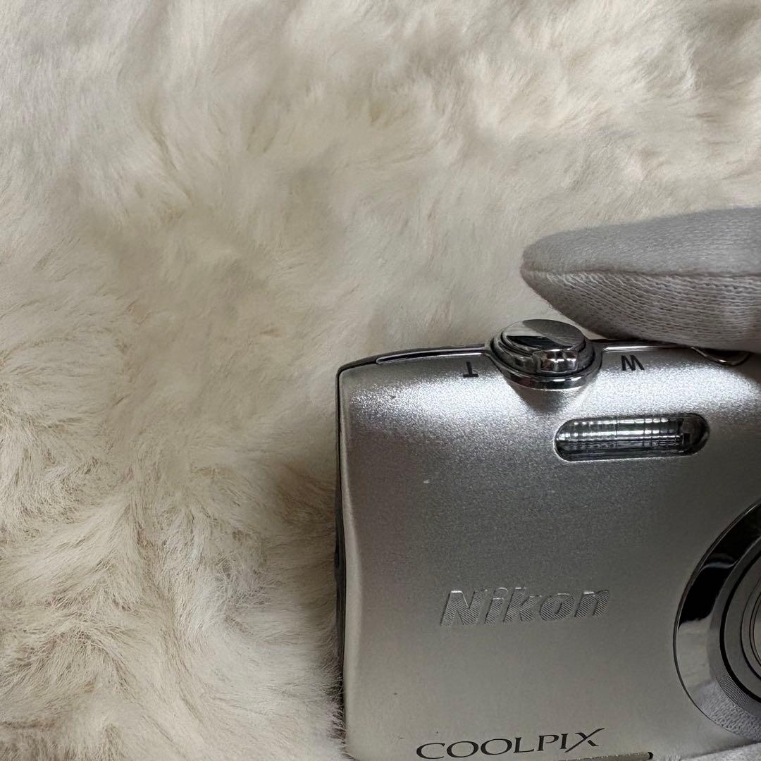 ⭐️Nikon ⭐️ COOLPIX A100 シルバー　本体　バッテリー