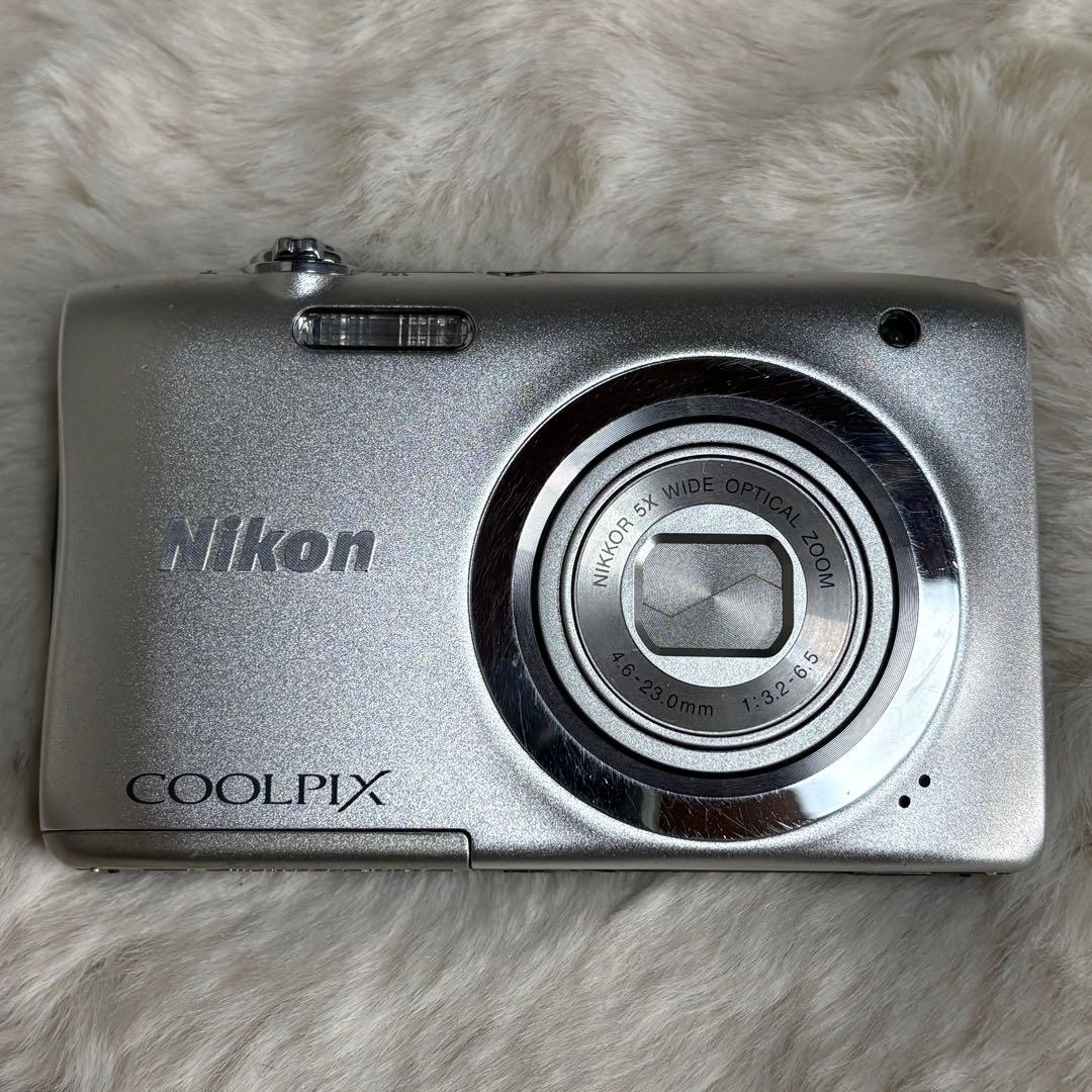 ⭐️Nikon ⭐️ COOLPIX A100 シルバー　本体　バッテリー