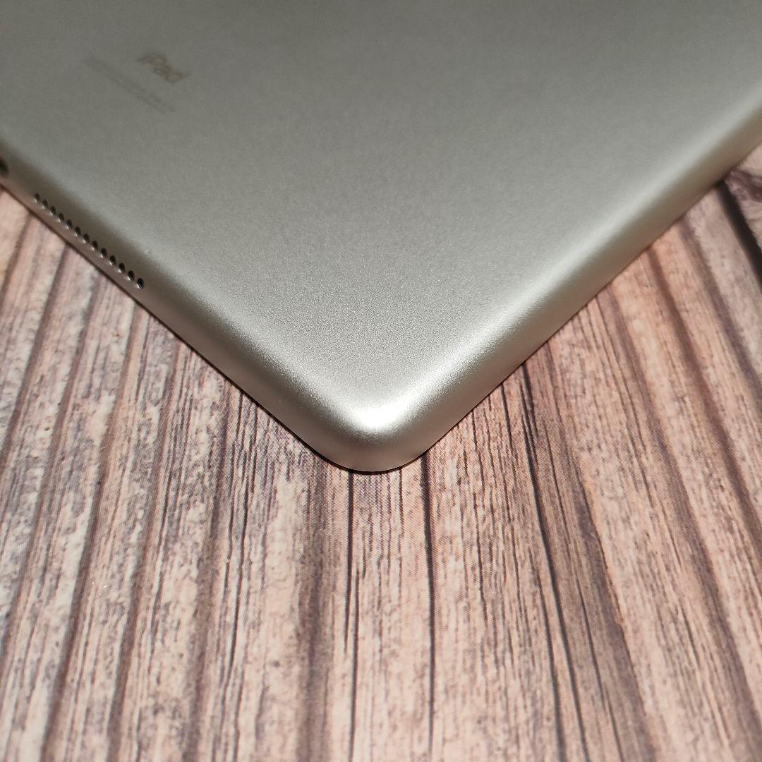 iPad 第7世代 128GB SIMフリー 美品 バッテリー90%