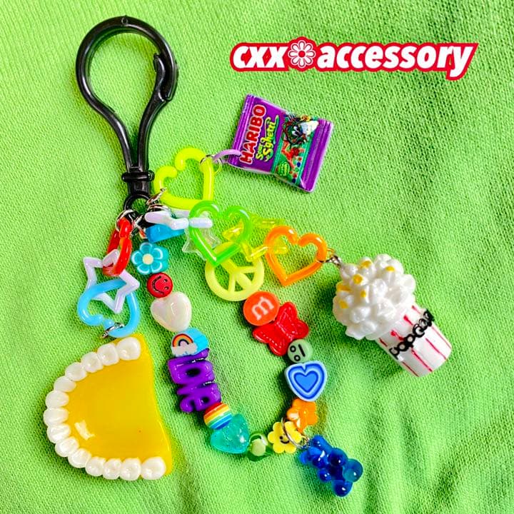 【w-94(3)】キーホルダー キーリング❁ニコちゃん カラフル 個性的 古着