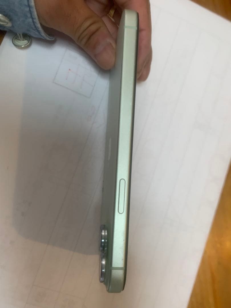 美品Apple iPhone 15plus 128g simフリーグリーン 本体