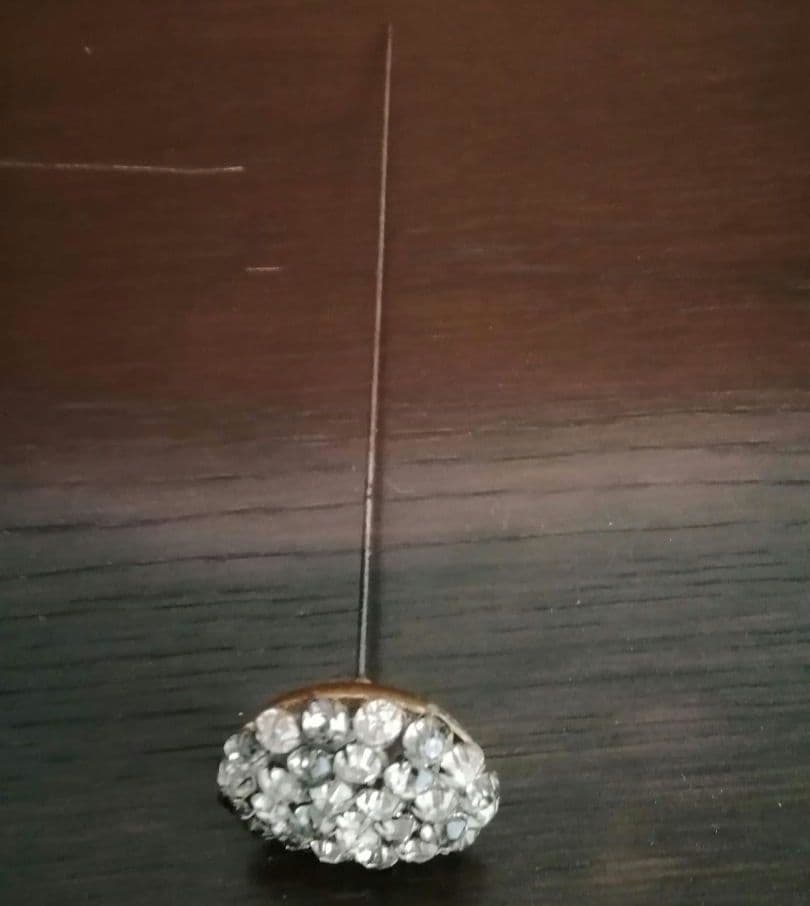 アンティーク・ハットピン②　金属ラインストーン頭部　長さ22cm