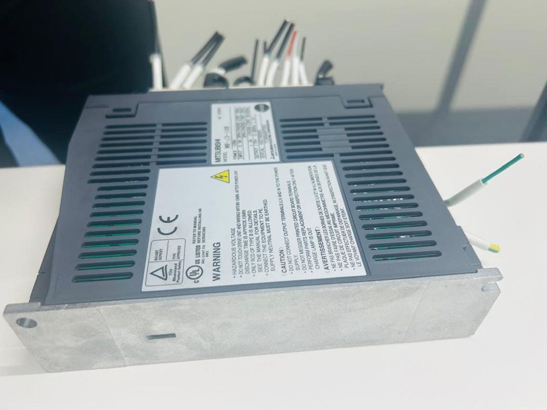 MITSUBISHI AC SERVO MR-J3-10B サーボアンプ
