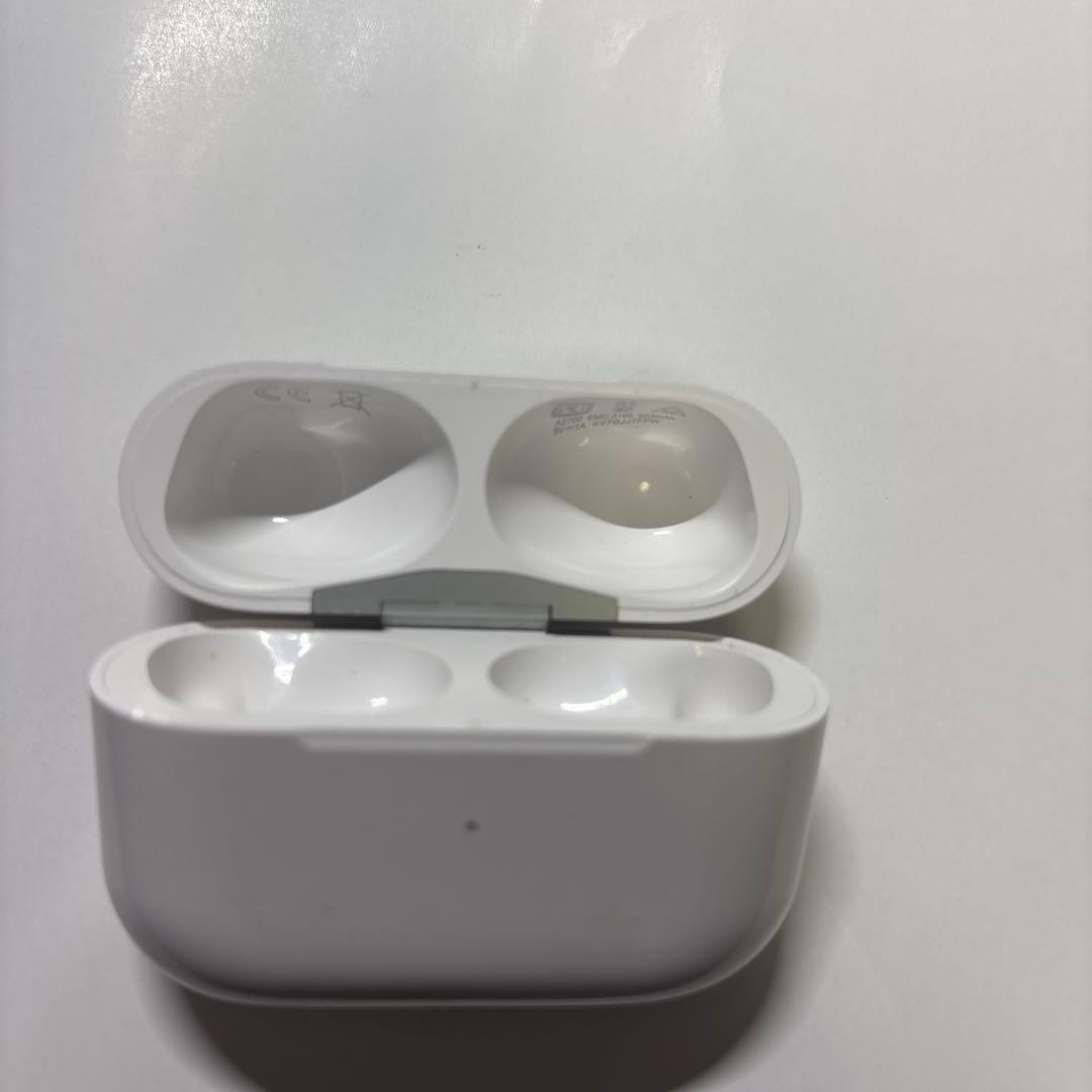 AirPods Pro2 ケースのみです