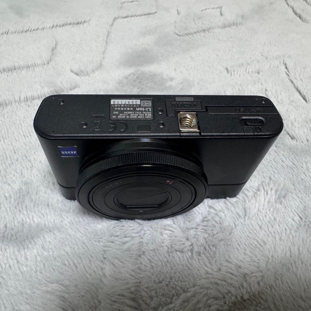 ソニー RX100 コンデジ F1.8レンズ