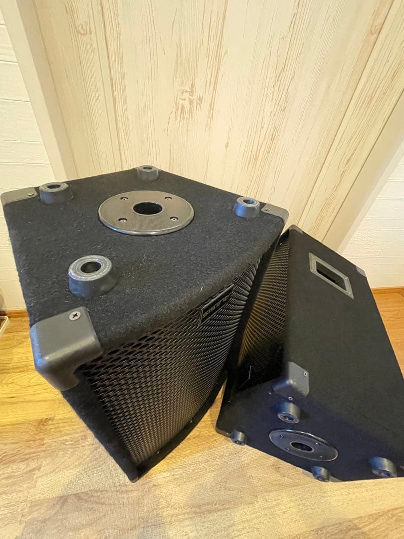 ①Alesis スピーカー(②もご購入お願いします)