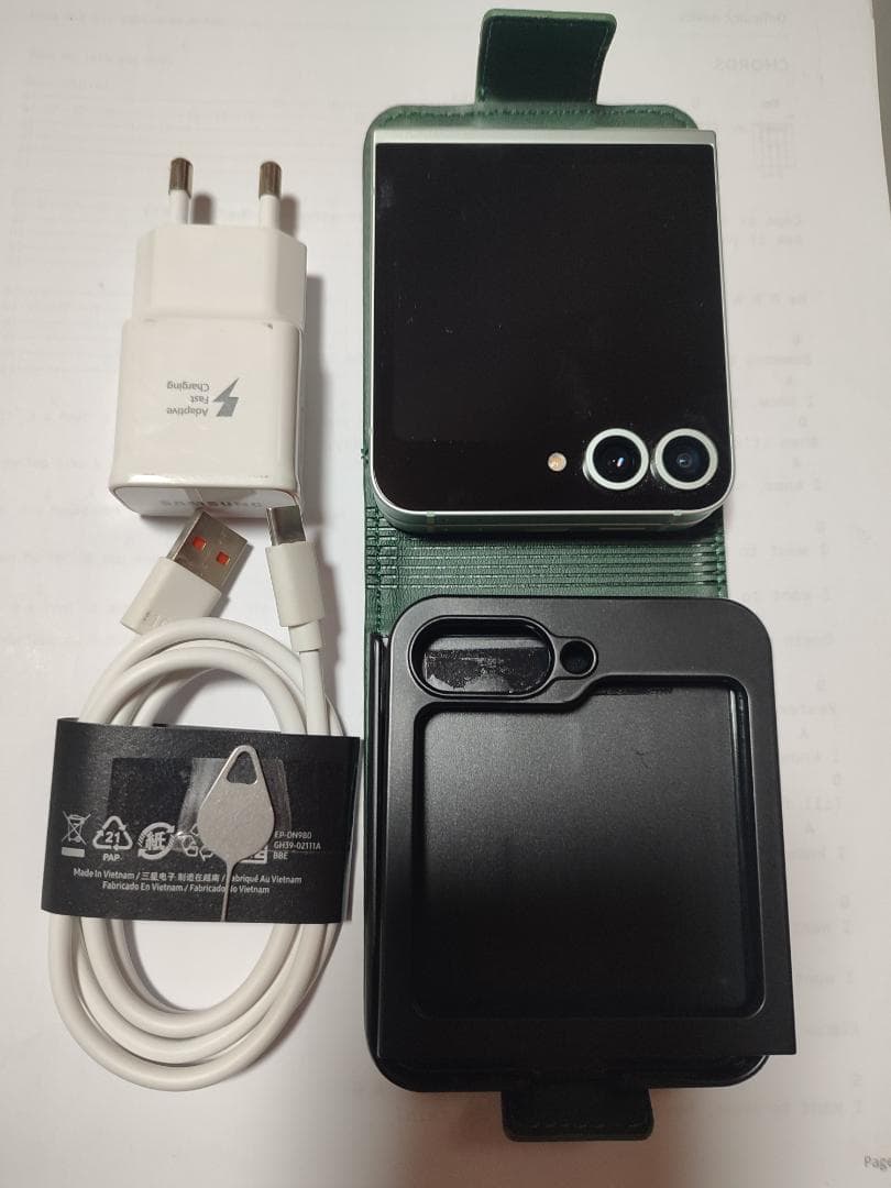 Galaxy Z FLIP6（ギャラクシー Z フリップ 6）