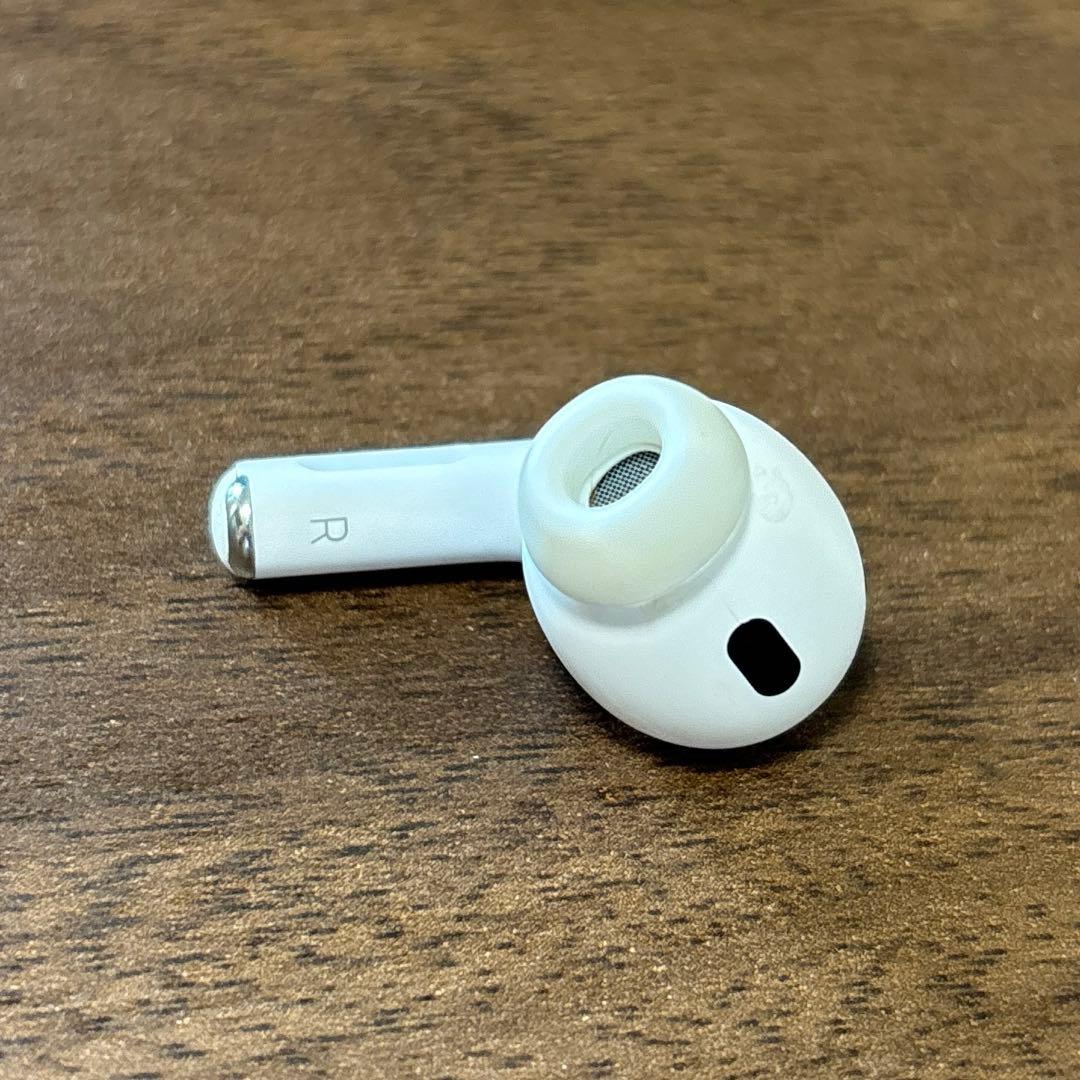 Apple AirPods Pro 2 本体 カバー付き