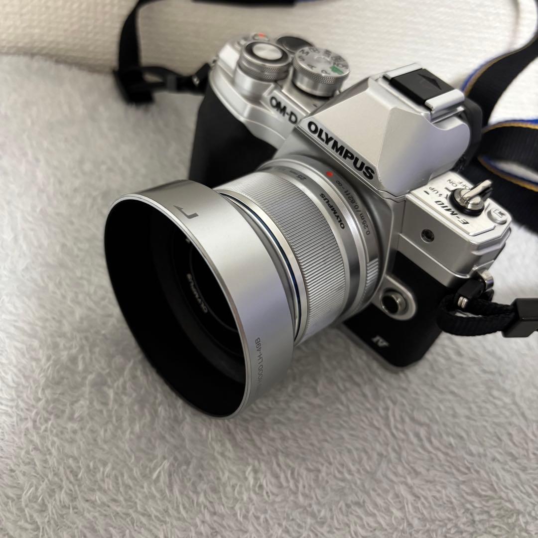 オリンパスOlympus om-d MarkIV 一眼レフ　カメラ ミラーレス