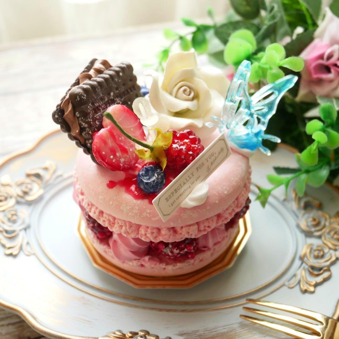 【ひび様】フェイクスイーツ❤︎‬ホワイトローズ＆ベリー❤︎‬マカロン*リスケーキ