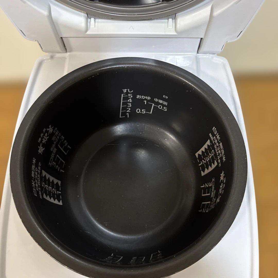 三菱　炊飯器　5.5合炊き　NJ-VEC10-H 2022年製