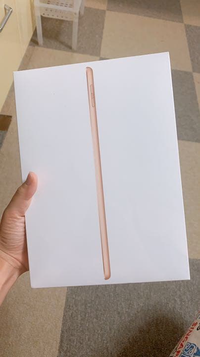 iPad 6 世代   新品未開封-新品-一括払い済みー値下げした‼️