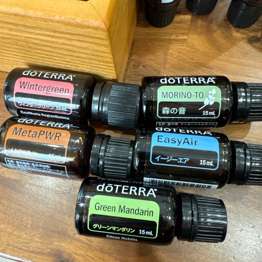 doTERRA エッセンシャルオイルセット 28本　ウッドボックス付き