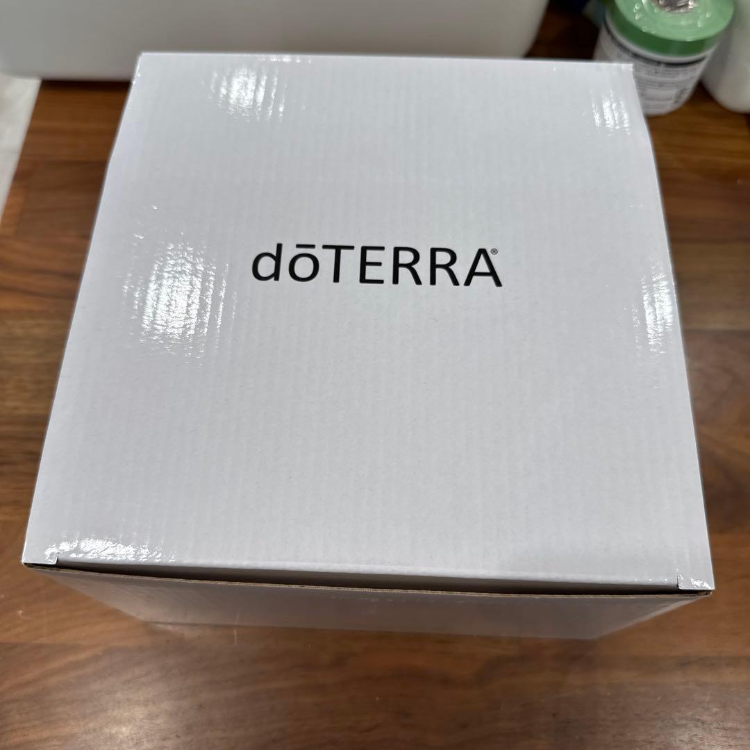 doTERRA エッセンシャルオイルセット 28本　ウッドボックス付き