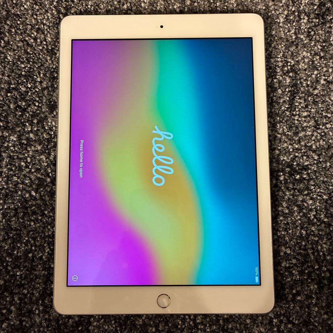 Apple iPad シルバー 本体（mr7g2j/a）
