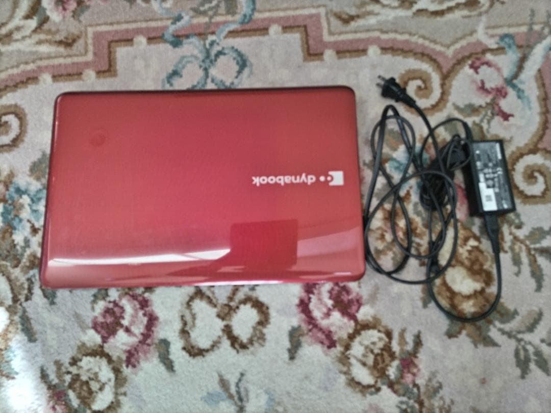 dynabook T350/34BRJ レッドノートPC