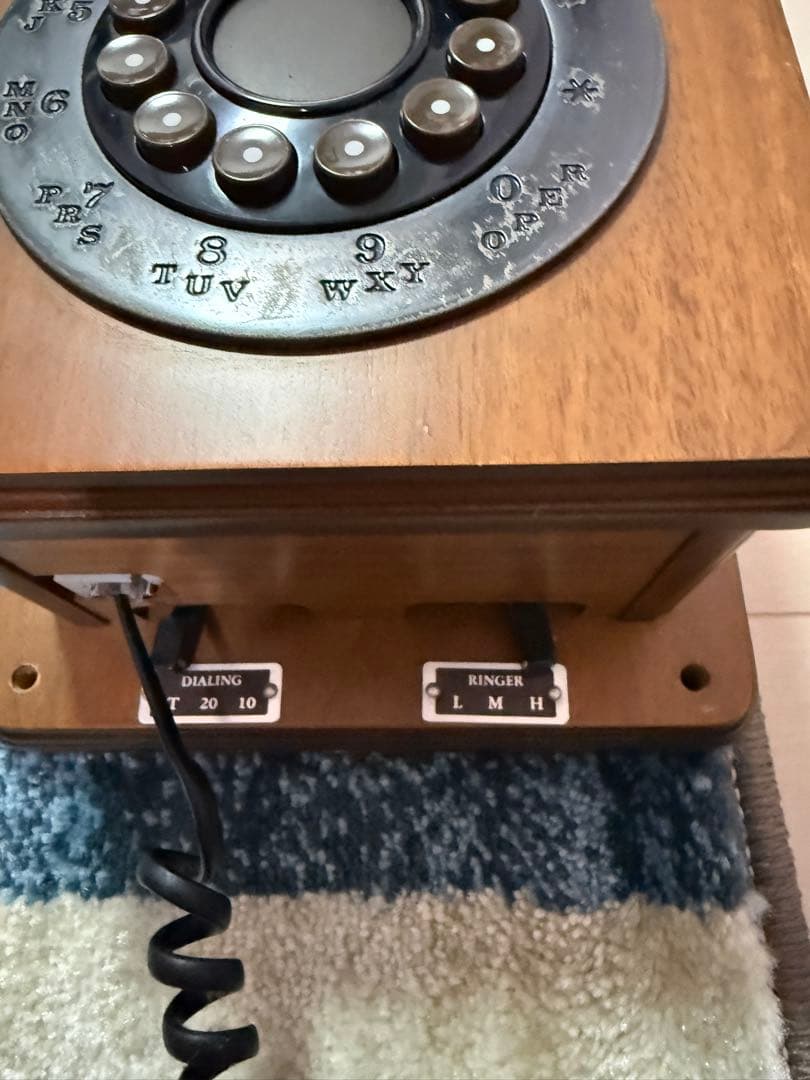アンティーク ダイヤル式電話 木製※通話はできません。
