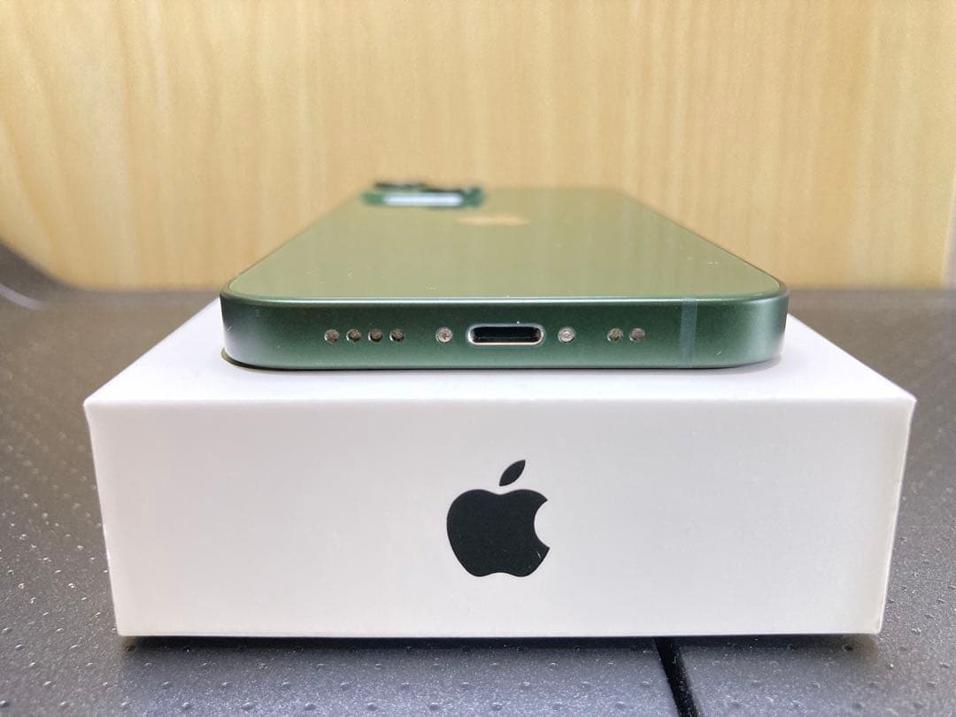 セカンドスマホにどうぞ。 Apple iPhone 13mini グリーン