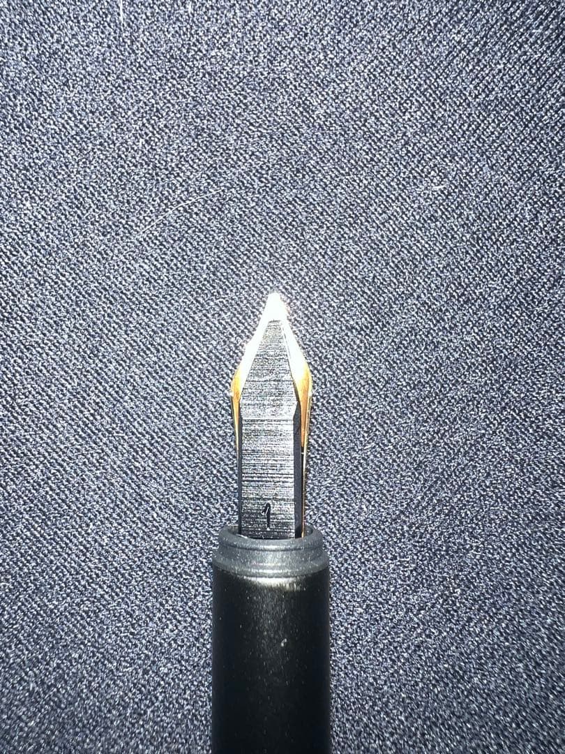 ダンヒル　ゴールドメタル万年筆 14Kペン先