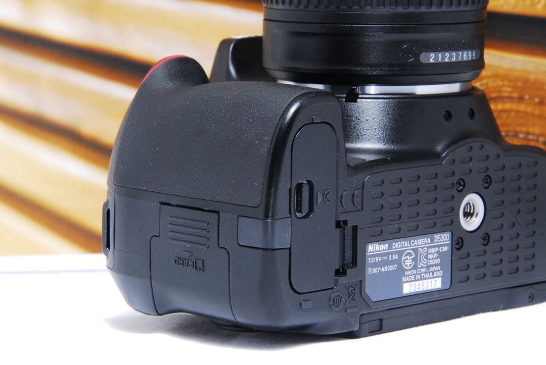 カメラカバー付き Nikon ニコン D5300 Wi-Fi 転送一眼レフ