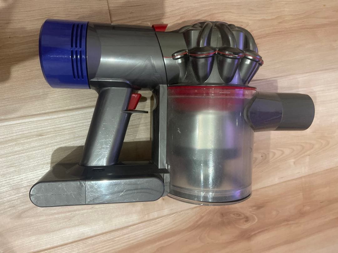Dyson V8 コードレス掃除機 付属品付き