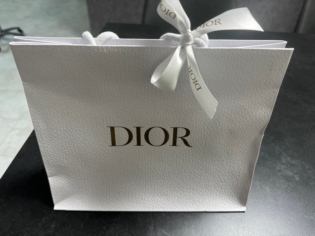 未使用新品！紙袋付き！Diorパウダー♡プレゼントに！