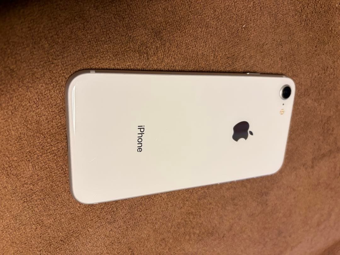 SIMロックなし　Apple iPhone 8 備品 82%
