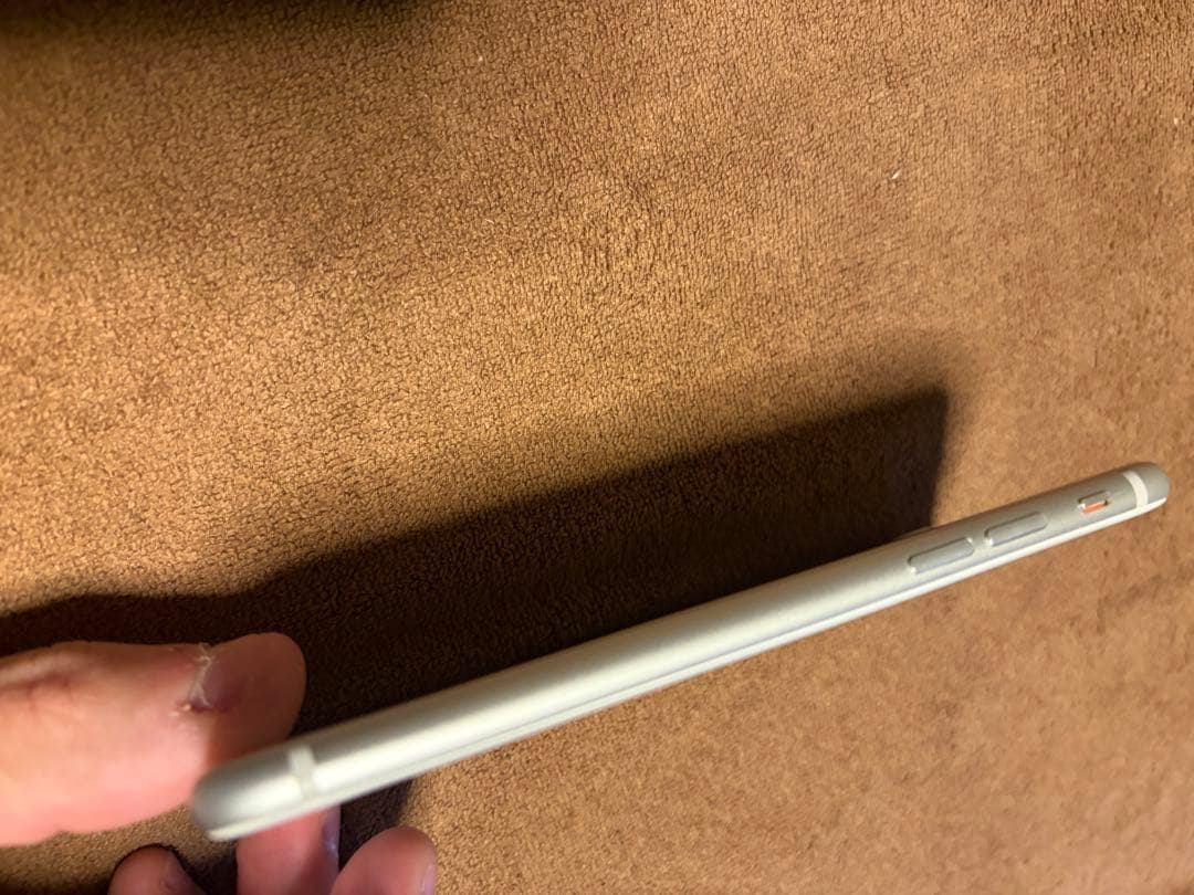 SIMロックなし　Apple iPhone 8 備品 82%
