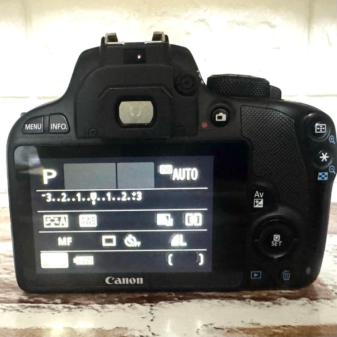 Canon EOS KISS X7 デジタル一眼レフカメラ　スマホ転送バック付き