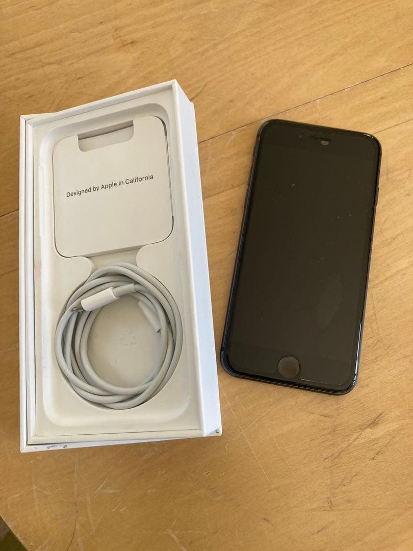 iPhone 8 64GB 充電コード付き