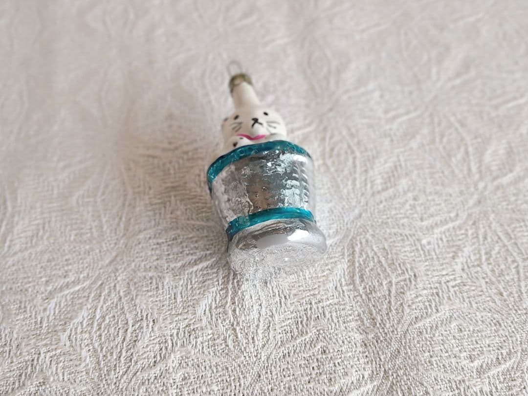 * vintage ornaments ❀ 春色 * かごに入った猫ちゃん