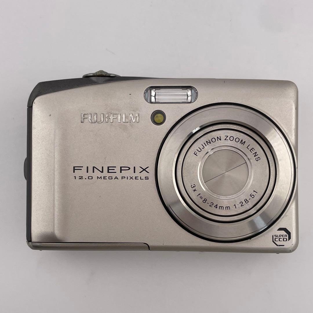 実写美⭕️【動作確認済】FUJIFILM　FinePix F60fd シルバー