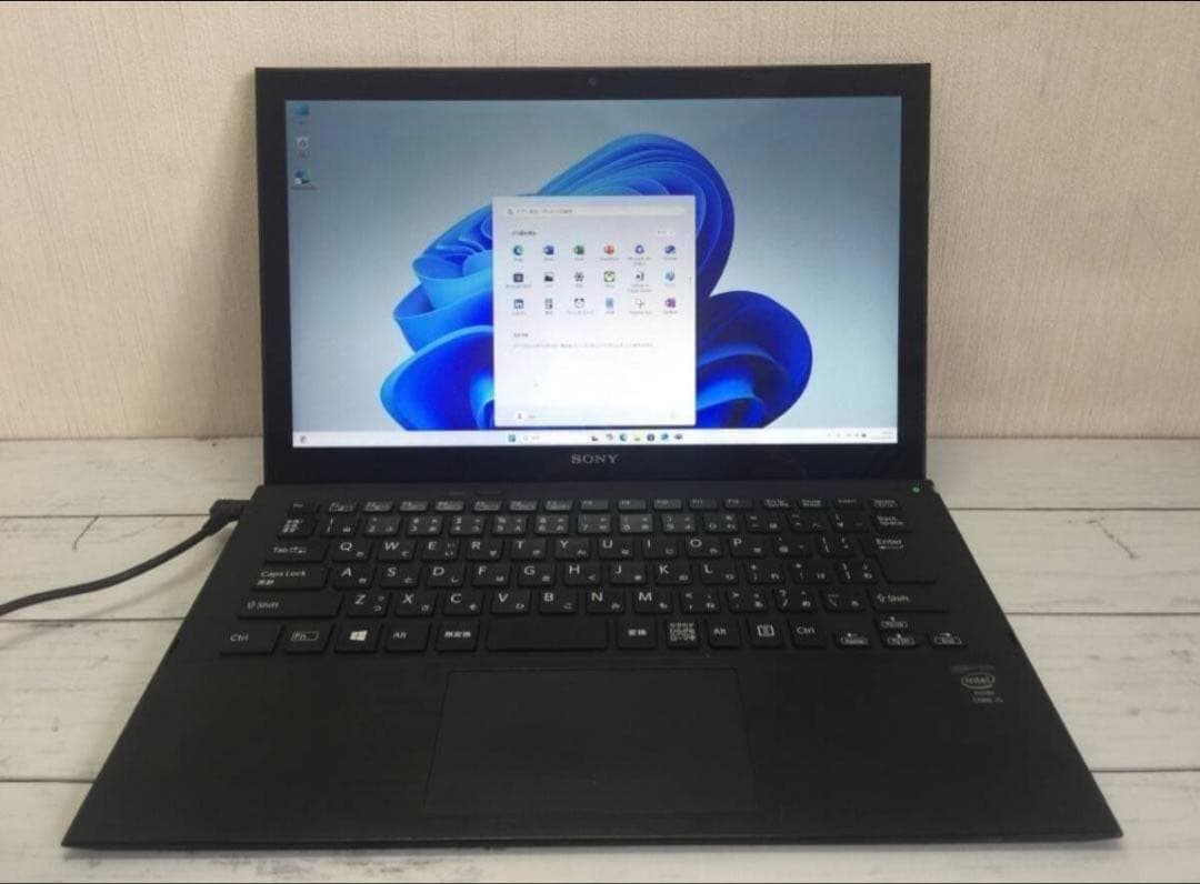 SONY VAIO SVP132 13.3型高解像度 軽量・コンパクトノート