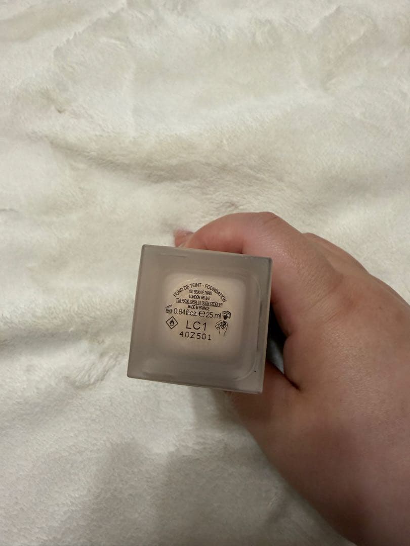 【値下げ可能】イブサンローラン オールアワーズリキッドLC1ファンデーション