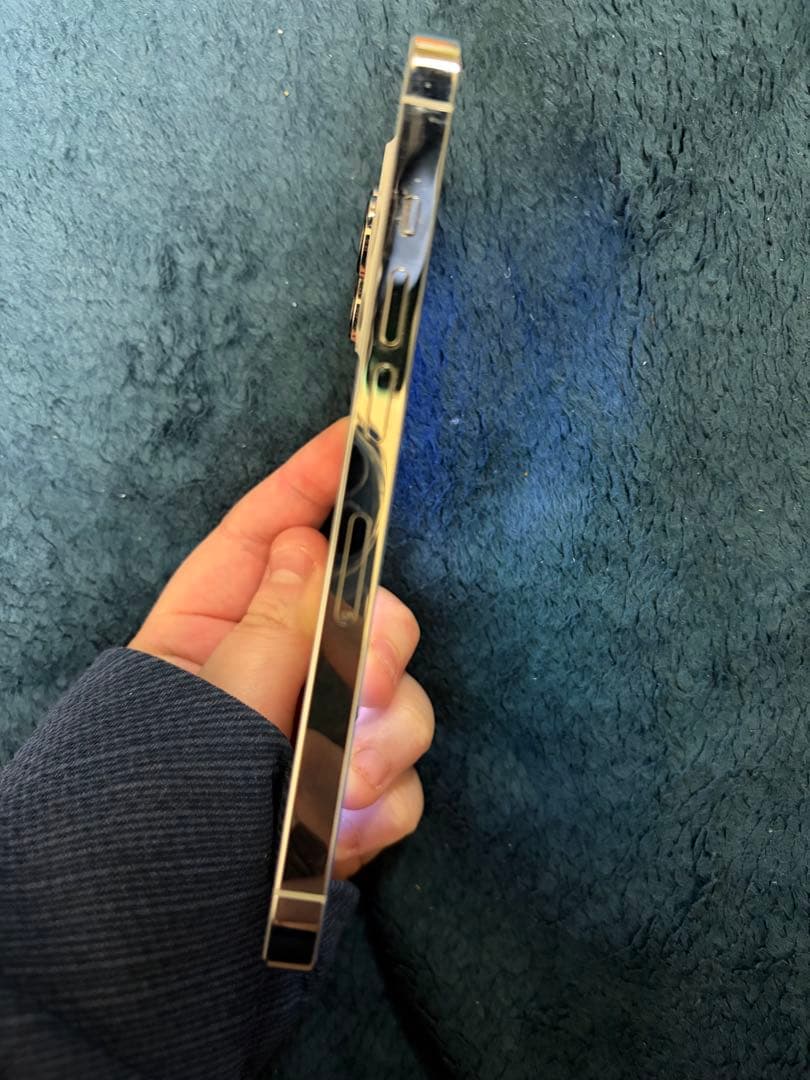 iPhone13pro 256GB 画面傷あり