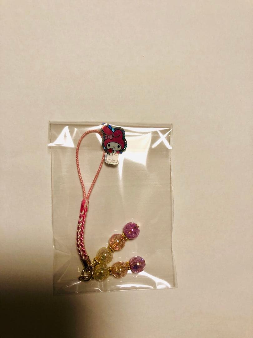 ハンドメイド　天然石勾玉の根付ストラップ　７本セット