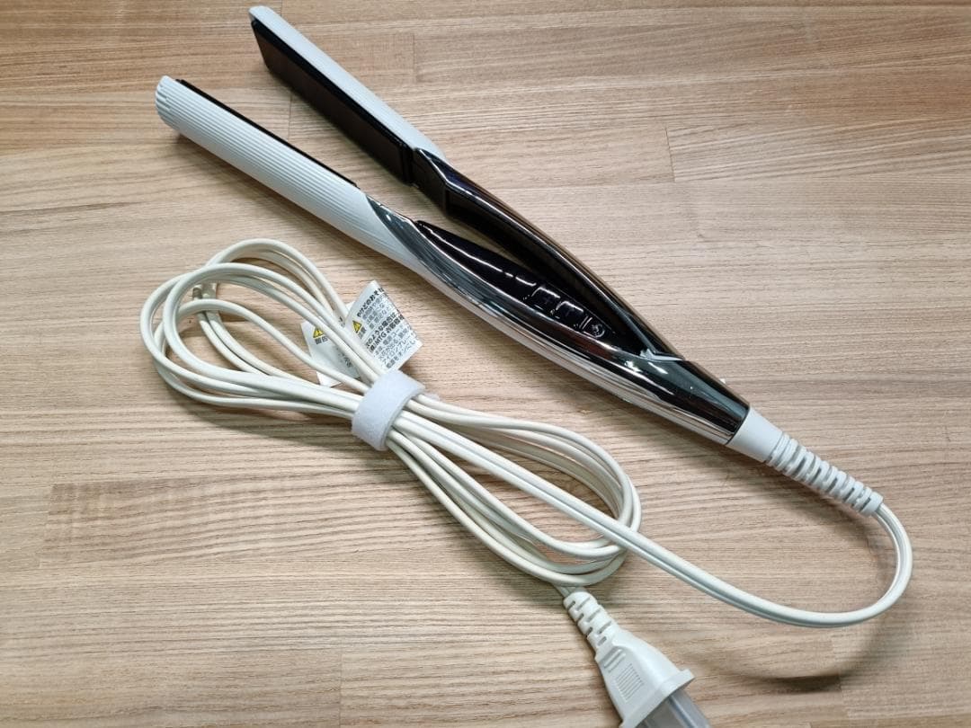 ★整備済み★2022年製 ReFa ストレートアイロン RE-AC02A