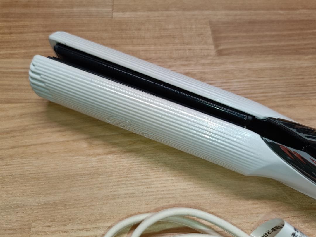 ★整備済み★2022年製 ReFa ストレートアイロン RE-AC02A