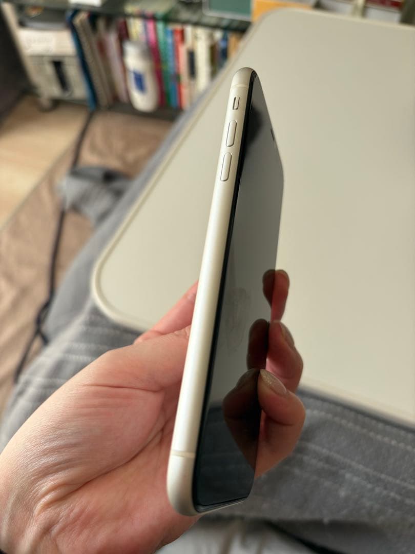 iPhone 11 128GB ホワイト　SIMフリー