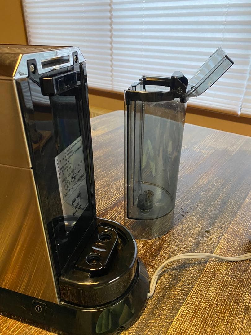 DeLonghi デロンギ　 エスプレッソマシン　EC680M ディディカ