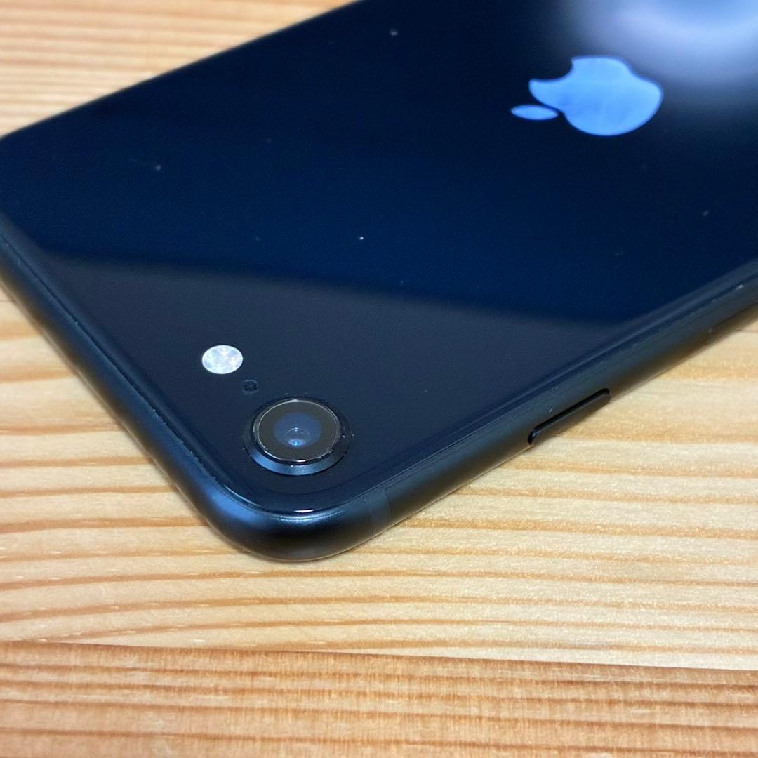 雪*ま様 バッテリー新品　iPhoneSE第3世代64GB SIMフリー　美品