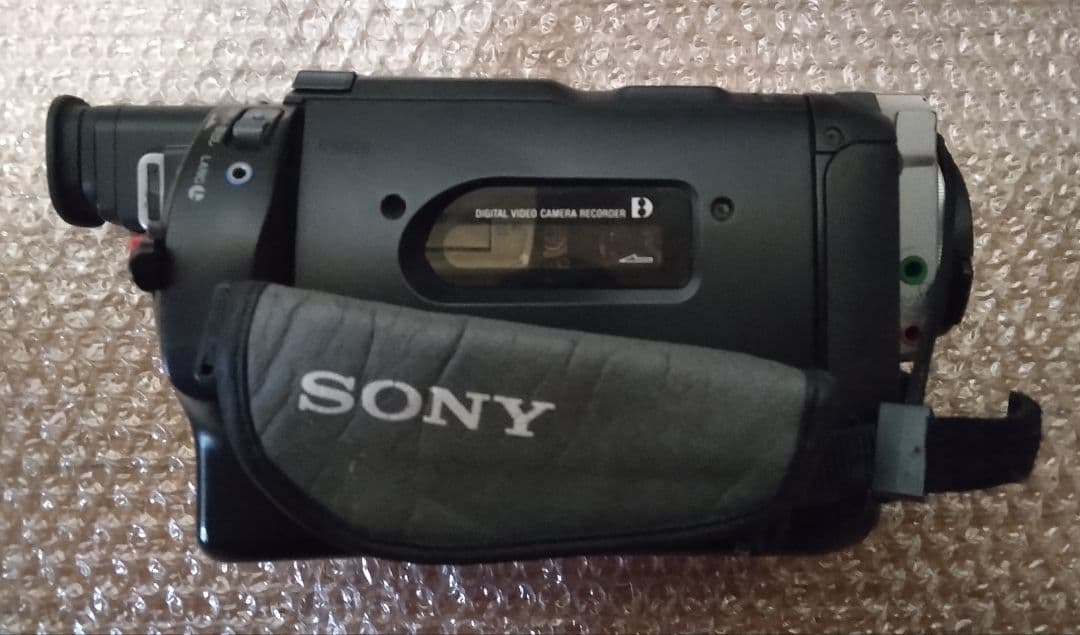 ビデオカメラ SONY DCR-TRV110
