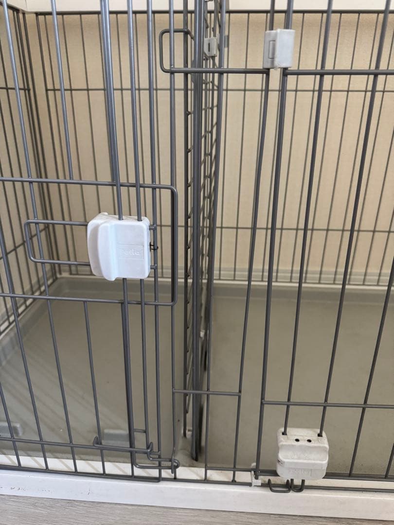 トイレしつけ　金属製犬用ケージ
